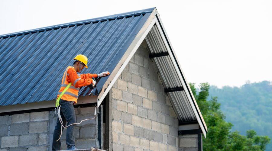 Professional residential roofers in Midland, MI